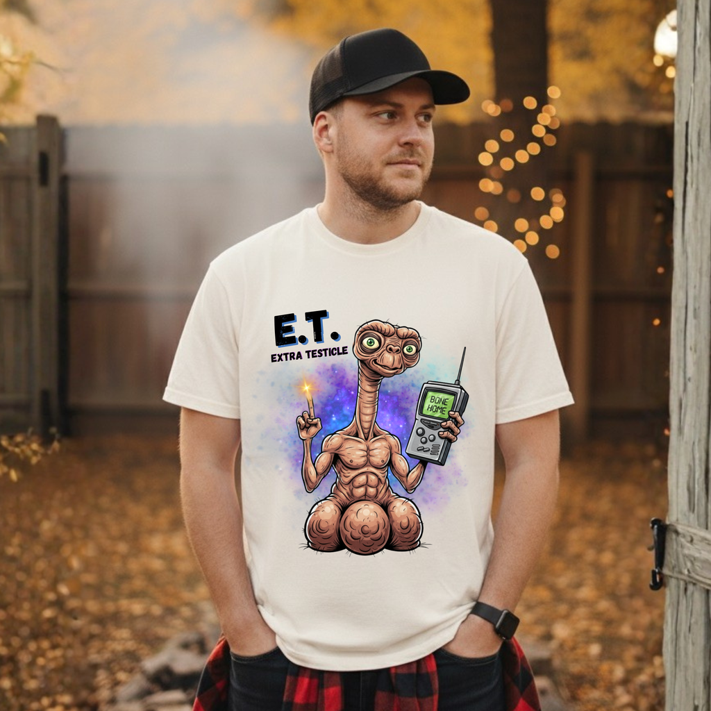 Retro Nostalgic Alien Illustration Tee | Sci-Fi Space Shirt